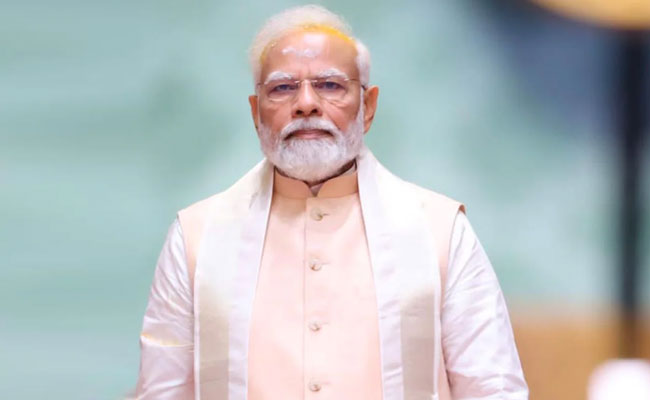 Savarkar's fearless, self-respecting nature couldn't tolerate mindset of slavery: PM Modi