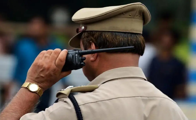 Police bust bogus call centre operating from Navi Mumbai mall and targeting people in US