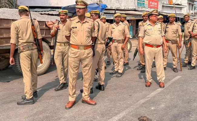 Meerut Police to issue 'red card' notices to 100 'troublemakers' ahead of Eid