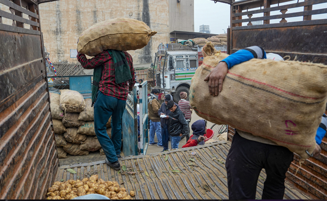 Odisha minister blames Bengal CM for potato crisis in state