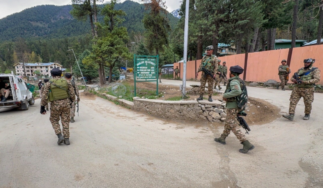 India suspends visa services to Pakistani nationals with immediate effect