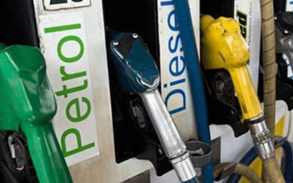Petrol nears Rs 90/litre in Mumbai, over Rs 82 in Delhi