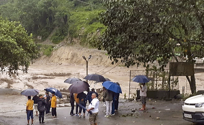 Sikkim Flash Flood Ndrf Deploys 3 Teams Rescues 7 