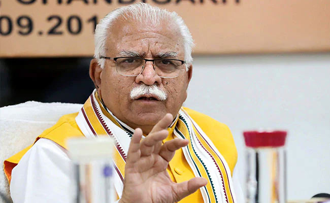 Instead of 'helping' Haryana, focus on Delhi's pollution problem, Khattar tells Kejriwal