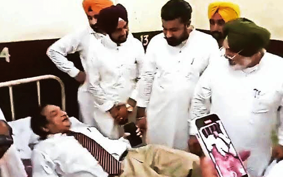 Punjab health minister under fire for forcing surgeon to lie down on dirty mattress