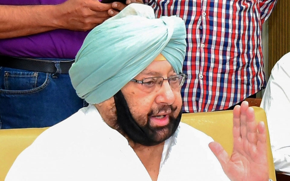 No inquiry against top police officers, Amarinder tells AAP