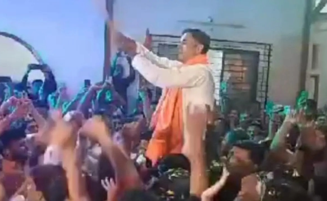Hindutva terror accused Vaibhav Raut receives grand welcome with DJ music upon release from jail