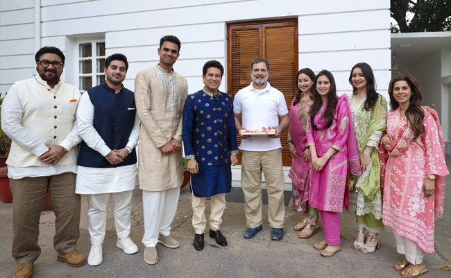 Sachin Tendulkar meets Rahul Gandhi, extends invite for son Arjun’s wedding