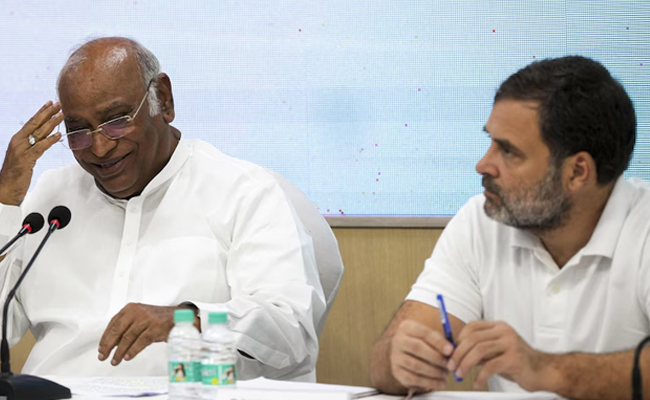 Kharge, Sonia, Rahul, Priyanka on Cong's star campaigner list for J&K