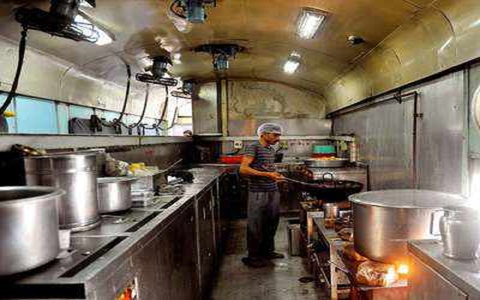 Now you can see what’s 'cooking' in Rail kitchens live