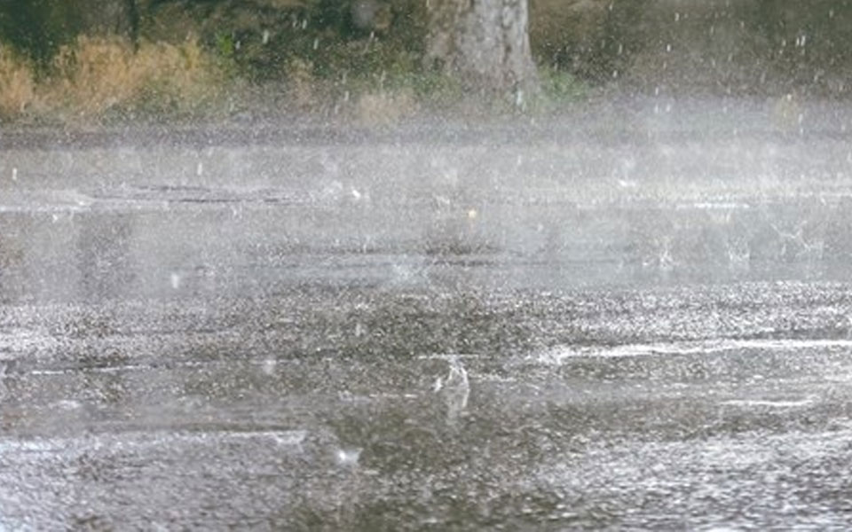 Heavy rain pounds Puducherry, normal life hit