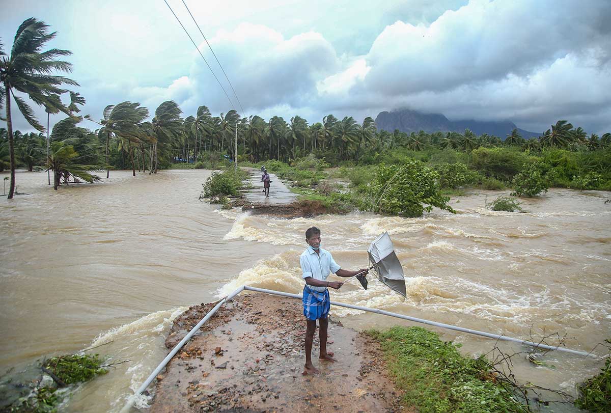 Heavy showers pound Chennai, 3 dead in rain related incidents