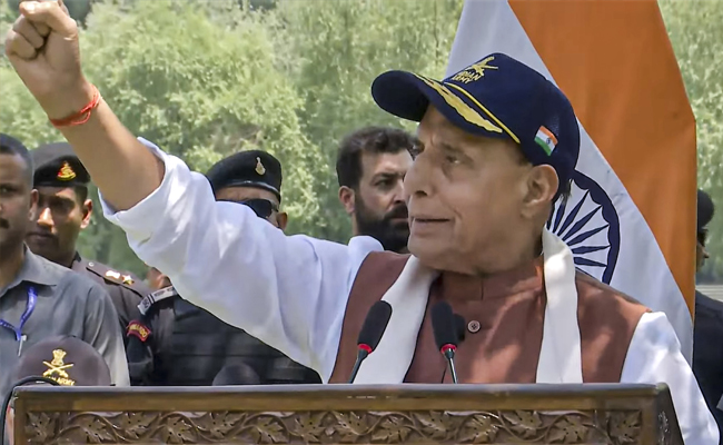 Rajnath questions Pakistan's ability to handle nuclear weapons