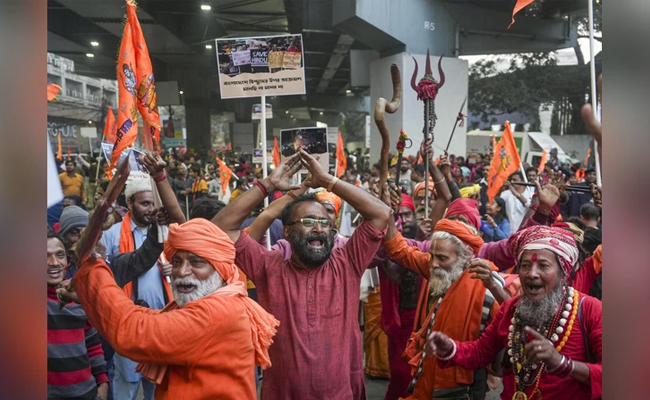 Protesters march to Bangladesh dy high commission office in Kolkata