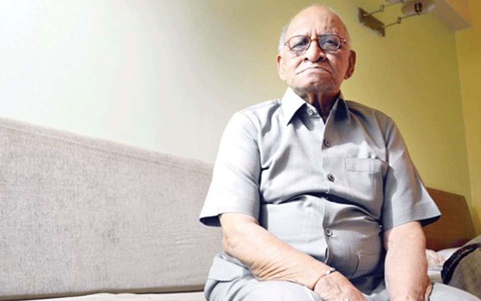 Freedom fighter Mohan Ranade passes away