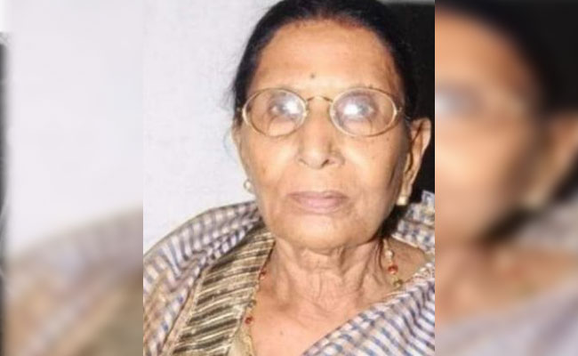 Senior journalist Ravish Kumar’s mother passes away