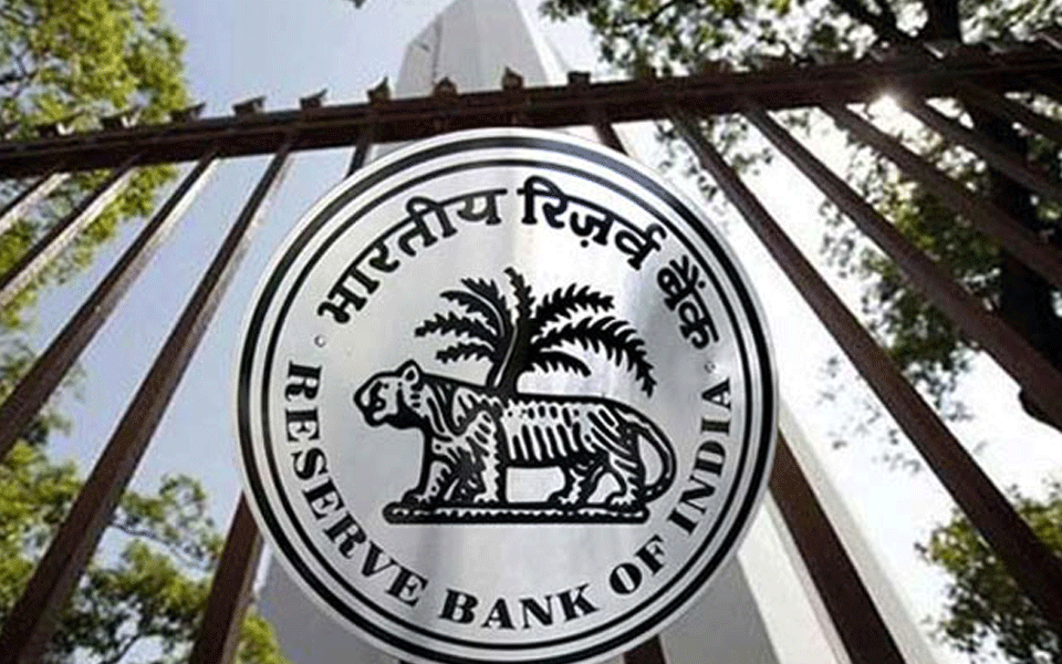 Banks with over 10 branches to have ombudsman: RBI