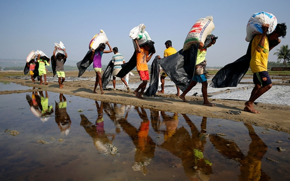 For first time, India deports 7 Rohingya immigrants to Myanmar