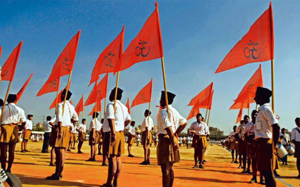 Modi hosts dinner for RSS functionaries