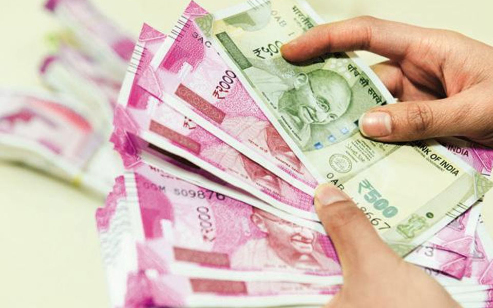 Rupee breaches 72 mark against dollar for the first time ever