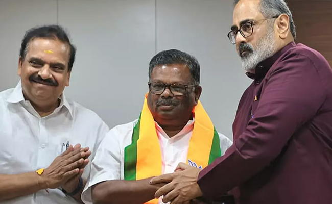 Ex-CPI(M) MLA S Rajendran joins BJP