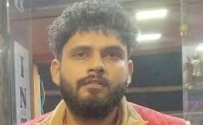 Wanted gangster brought back from Thailand, arrested