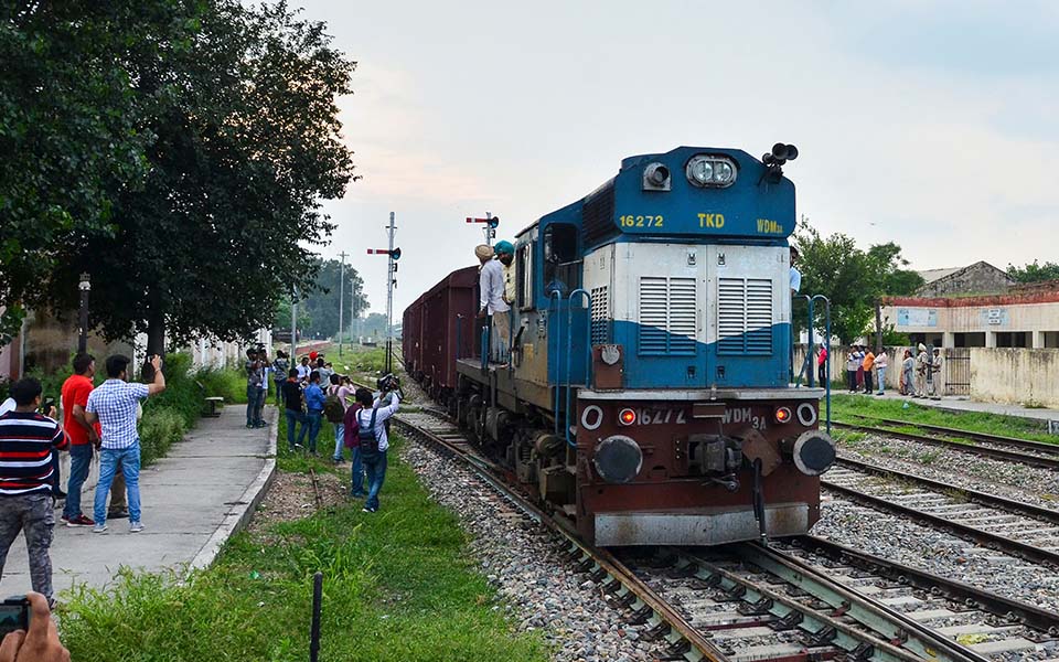 Railways cancels Samjhauta Express on Indian side of border after Pak's suspension