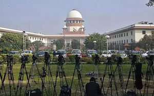 SC refuses urgent hearing on PIL over Kejriwal's protest