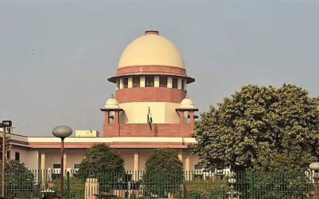 SC slaps Rs 5 lakh cost on man for challenging 'defective oath' taken by CJ of Bombay HC
