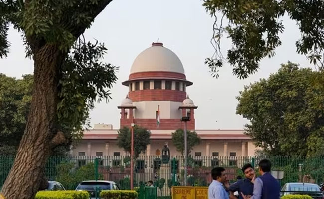 Don't play around with the law, says SC, asks Karti to deposit Rs 10 crore for travelling abroad