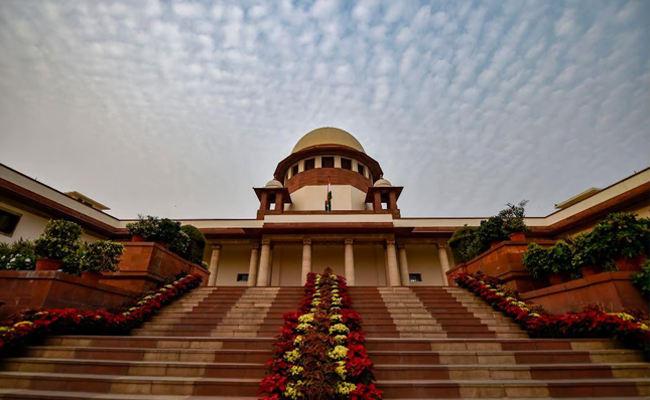 States not empowered to take over all private properties for distribution to serve common good: SC