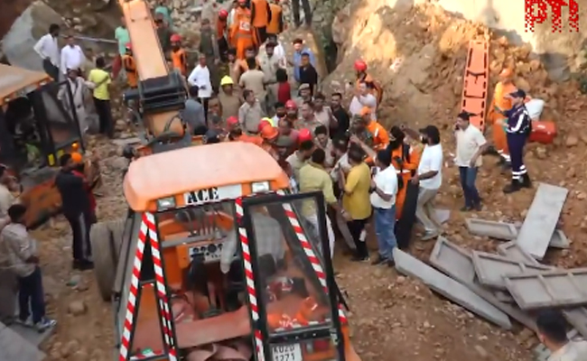 Bridge portion collapses on Jammu outskirts; 3-4 labourers feared trapped, 1 rescued