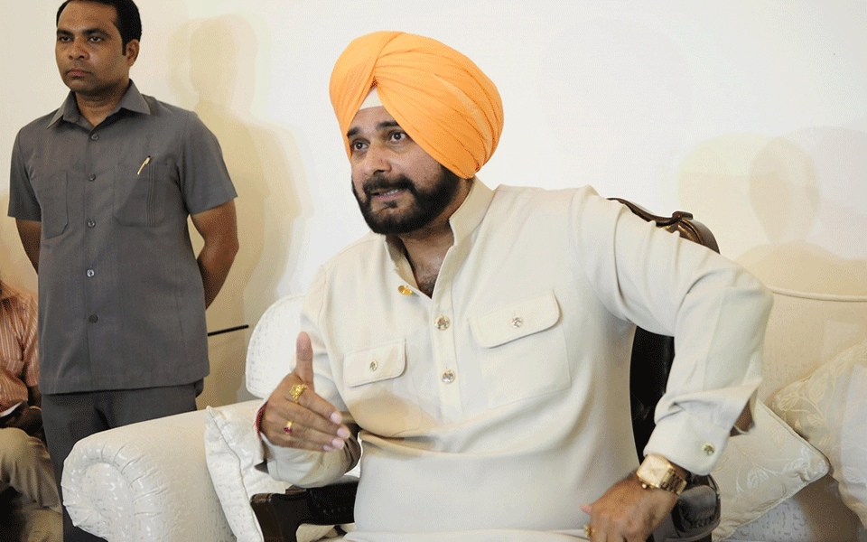 Sidhu releases Kotkapura CCTV footage, wants action against Badals