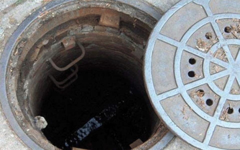 2 die while cleaning septic tank in east Delhi: Police