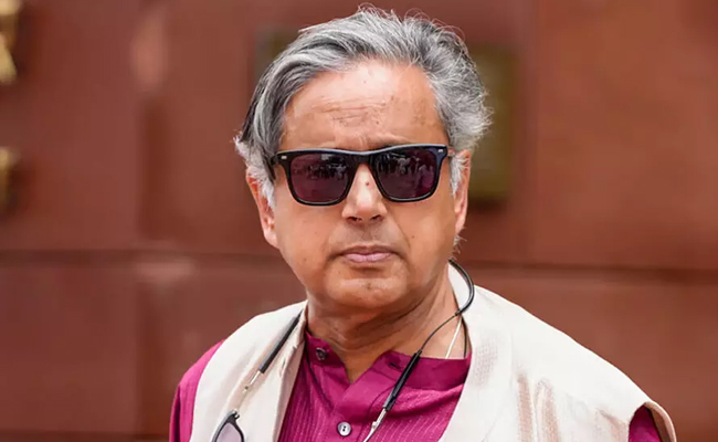 Will not accept 'Veer Savarkar Award' nor attend the ceremony: Shashi Tharoor