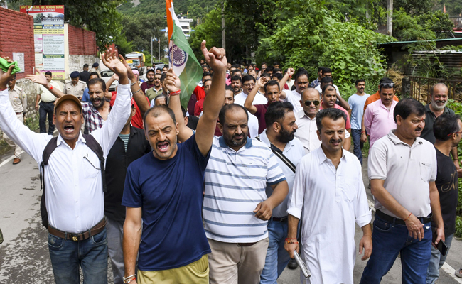 Shimla mosque dispute: VHP leaders, ex-councillors among those booked for violent protest