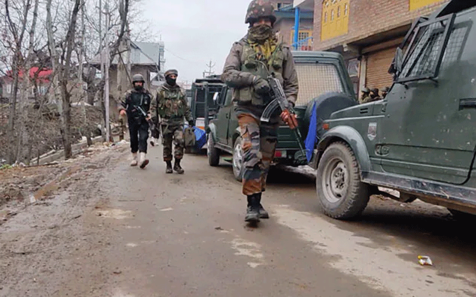 Kashmiri Pandit shot dead by militants in JK's Shopian