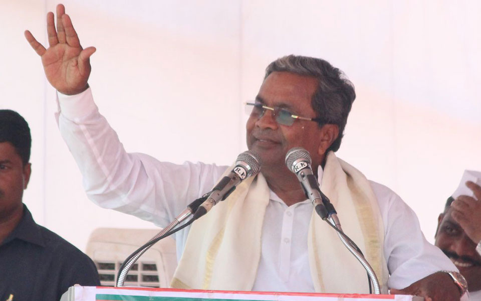 Congress at EC over 'libelous' ads against Siddaramaiah