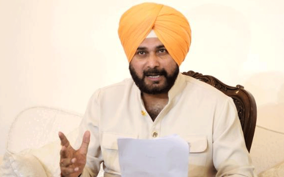 Sidhu wants 'positive step' on Kartarpur gurdwara corridor