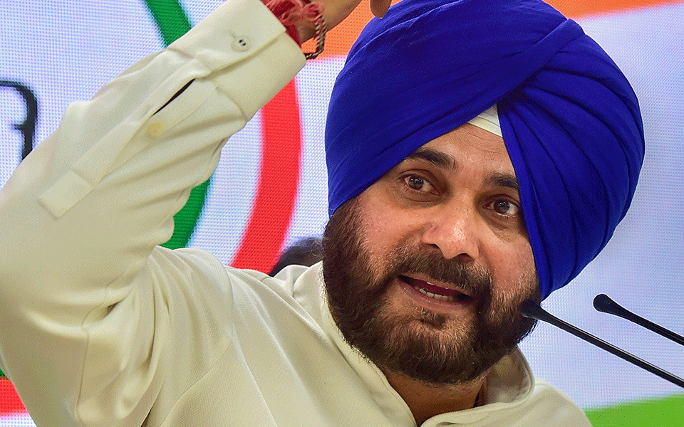 Navjot Singh Sidhu Sends Resignation Letter To Amarinder