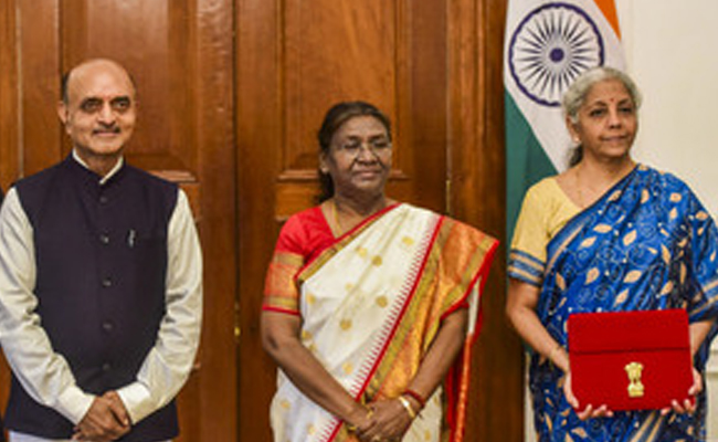 Budget 2024: Nirmala Sitharaman meets President ahead of Budget speech