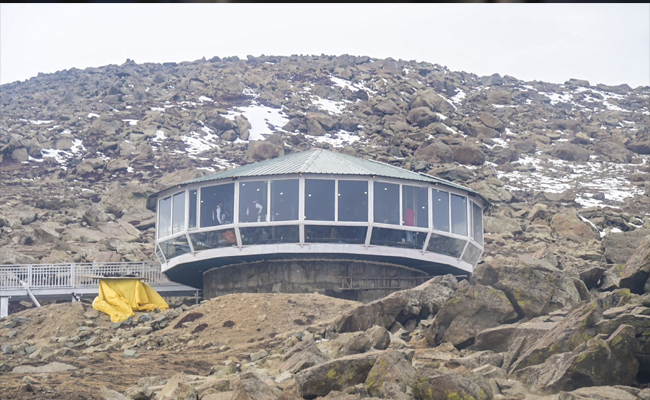 J-K CM Abdullah throws open Asia's longest ski drag lift in Gulmarg