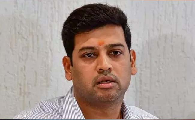 Eknath Shinde's son enters Ujjain temple's sanctum: Official sacked amid controversy