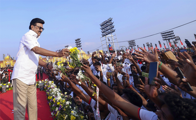 Centre creating ''deliberate'' financial stress, claims TN CM