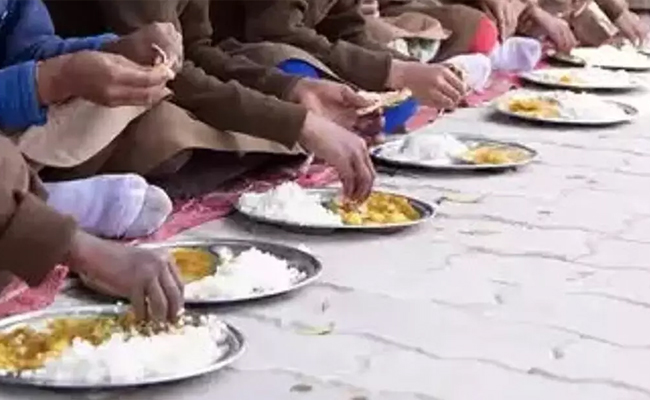 Over 100 students fall ill after having food at state-run residential school in Odisha; 1 dead