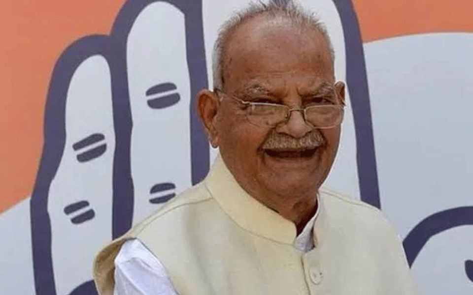 Congress leader Sukh Ram passes away