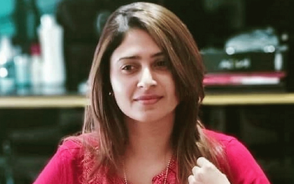 Filmmaker Ayesha Sulthana interrogated by Lakshadweep police, let off