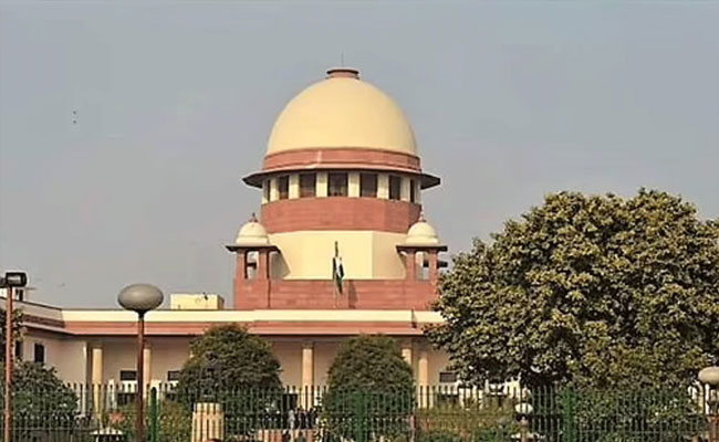 Doctors who died on duty during COVID-19 entitled to insurance under PMGKY: SC