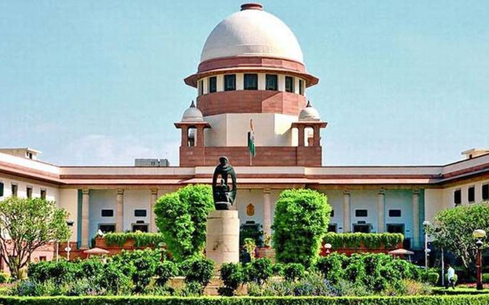 Supreme Court seeks Centre's stand on plea to ban hoisting green flags