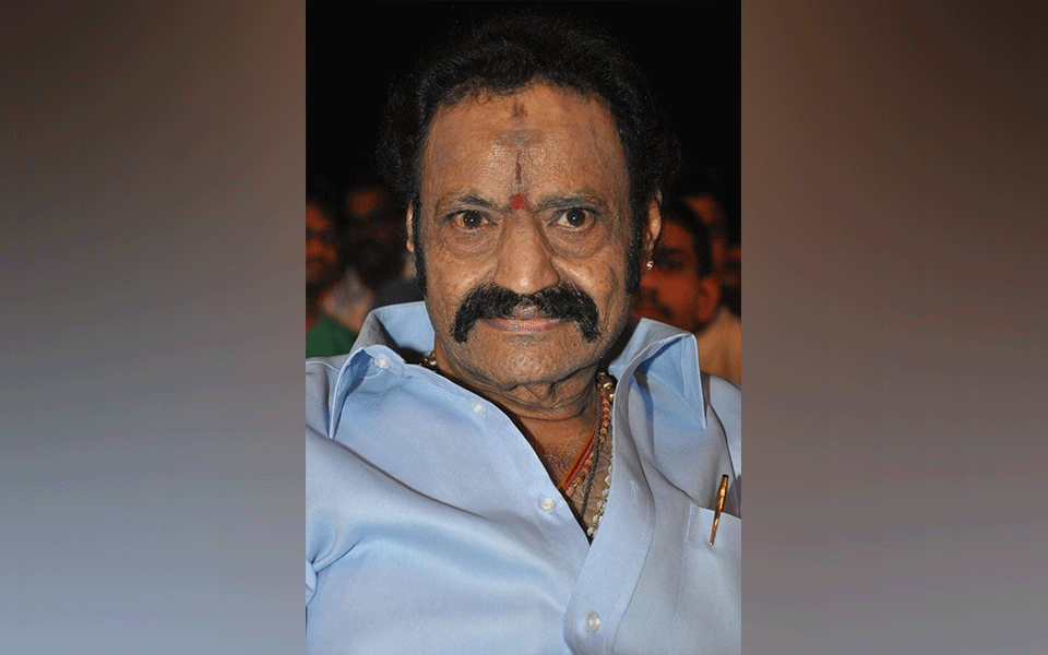 Hospital fires employees who took selfie with Harikrishna's body